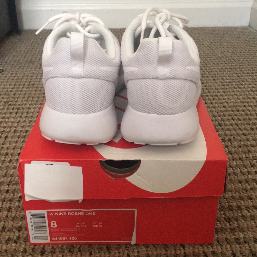 WOMENS NIKE ROSHE ONE